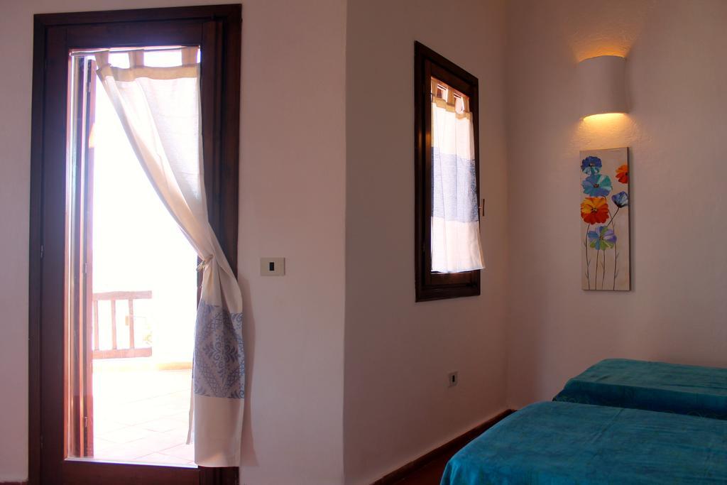 Apartamento La Marmorata Vacation House Santa Teresa Gallura Habitación foto