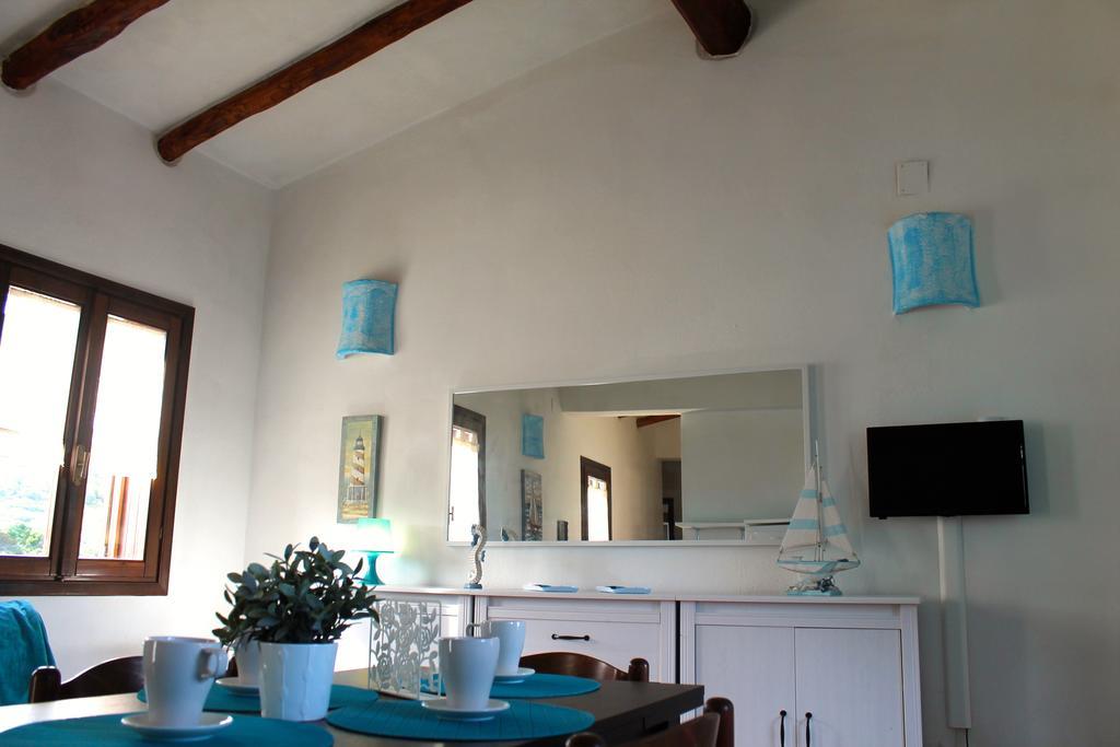 Apartamento La Marmorata Vacation House Santa Teresa Gallura Habitación foto