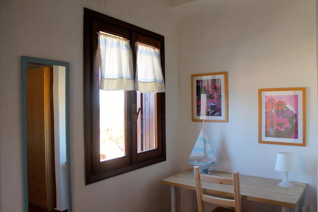 Apartamento La Marmorata Vacation House Santa Teresa Gallura Habitación foto